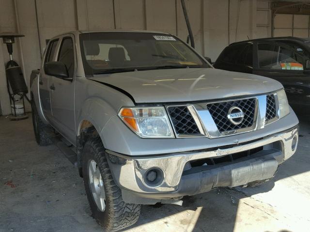 1N6AD07W16C455558 - 2006 NISSAN FRONTIER C SILVER photo 1