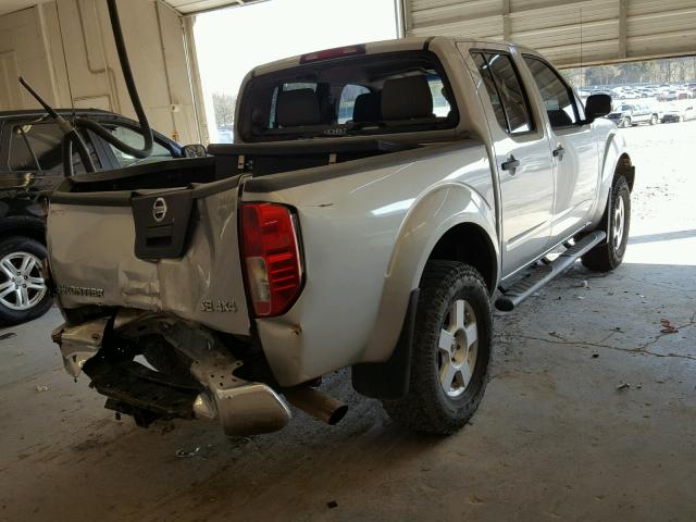 1N6AD07W16C455558 - 2006 NISSAN FRONTIER C SILVER photo 4