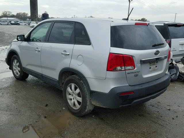 5XYKT3A11BG001986 - 2011 KIA SORENTO BA SILVER photo 3