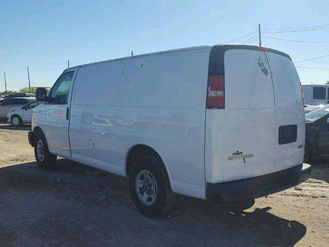 1GTFG15X261217134 - 2006 GMC SAVANA G15 WHITE photo 3