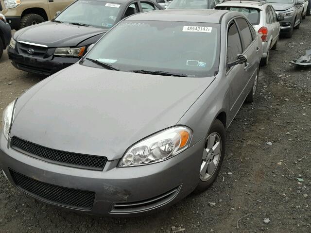 2G1WT58N481347306 - 2008 CHEVROLET IMPALA LT GRAY photo 2