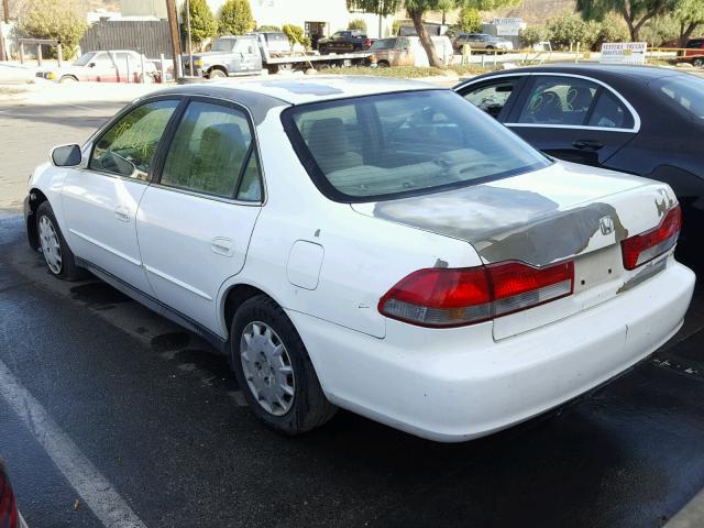 3HGCG66572G702363 - 2002 HONDA ACCORD LX WHITE photo 3