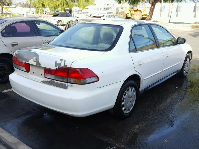 3HGCG66572G702363 - 2002 HONDA ACCORD LX WHITE photo 4