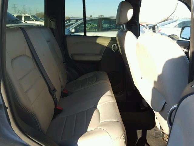 1J4GL58K53W621951 - 2003 JEEP LIBERTY LI SILVER photo 6