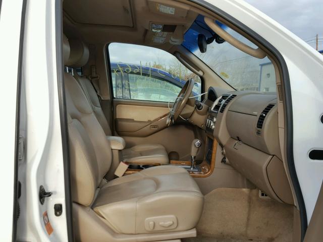 5N1AR18UX5C779464 - 2005 NISSAN PATHFINDER WHITE photo 5