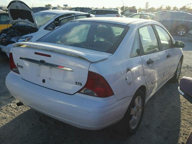 1FAFP38352W177185 - 2002 FORD FOCUS ZTS WHITE photo 4