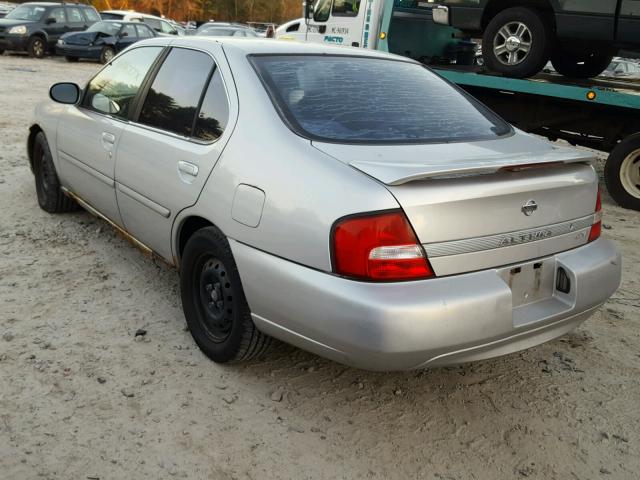 1N4DL01DXYC116719 - 2000 NISSAN ALTIMA XE SILVER photo 3