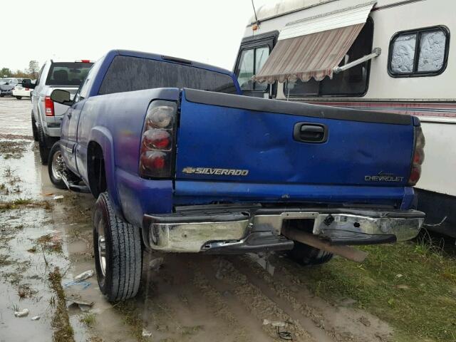 1GCHC29UX3E185211 - 2003 CHEVROLET SILVERADO BLUE photo 3