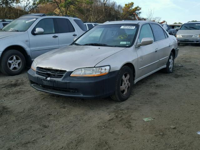 1HGCG5656XA000437 - 1999 HONDA ACCORD EX GOLD photo 2