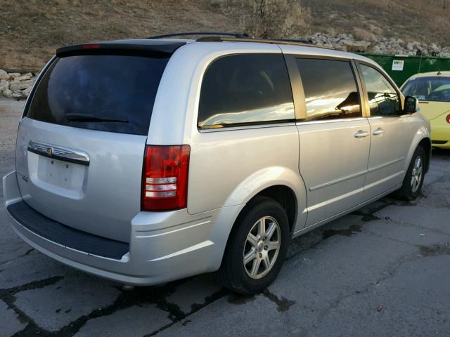 2A8HR54P78R698971 - 2008 CHRYSLER TOWN & COU SILVER photo 4