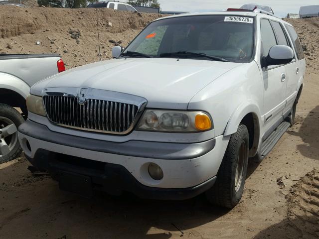 5LMRU27A9XLJ18359 - 1999 LINCOLN NAVIGATOR 白色 照片 2