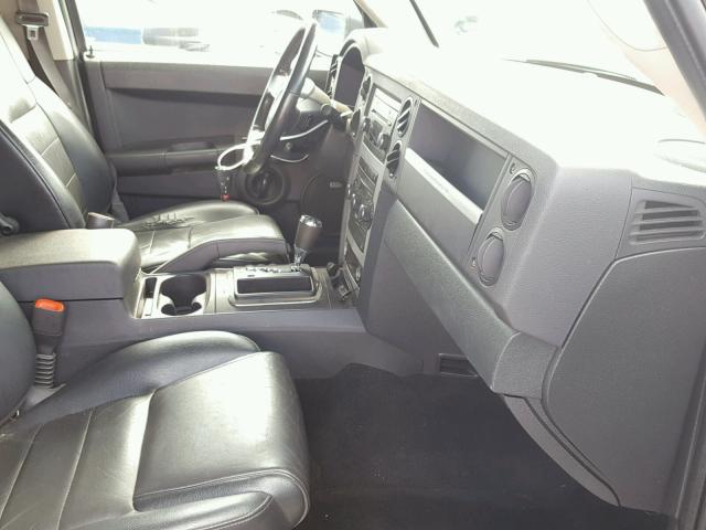 1J8HG48K88C111653 - 2008 JEEP COMMANDER BLACK photo 5