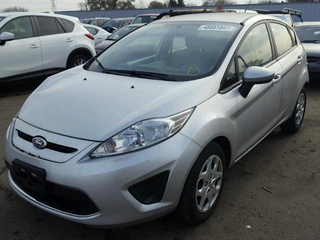 3FADP4EJ4CM170214 - 2012 FORD FIESTA SE SILVER photo 2