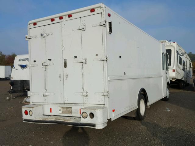 4UZA4FA40VC823543 - 1997 FREIGHTLINER CHASSIS M WHITE photo 4