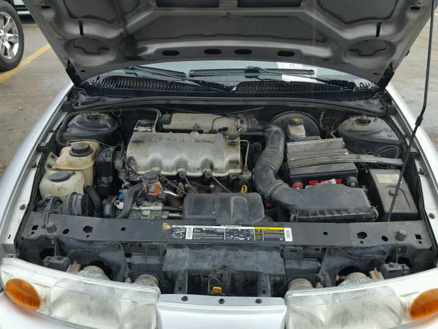 1G8ZH52822Z245505 - 2002 SATURN SL1 SILVER photo 7