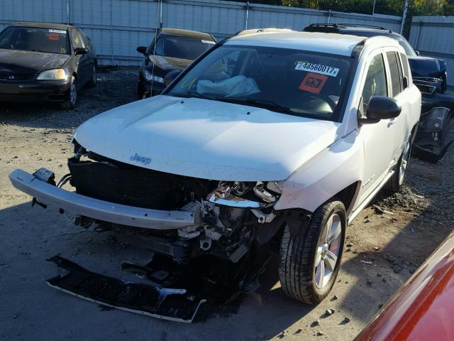 1J4NT1FA9BD260213 - 2011 JEEP COMPASS SP თეთრი ფოტო 2
