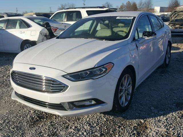 3FA6P0HD8HR144362 - 2017 FORD FUSION SE WHITE photo 2