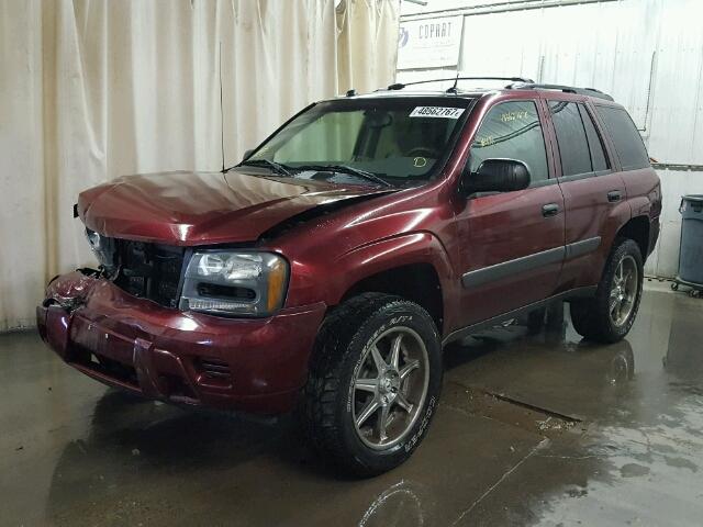 1GNDT13S352282813 - 2005 CHEVROLET TRAILBLAZE BURGUNDY photo 2