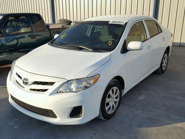 5YFBU4EE7DP184504 - 2013 TOYOTA COROLLA BA WHITE photo 2