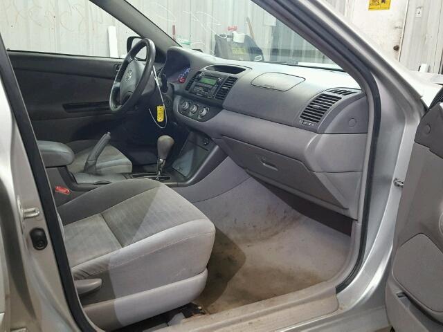 4T1BE32K75U605302 - 2005 TOYOTA CAMRY LE 银色 照片 5