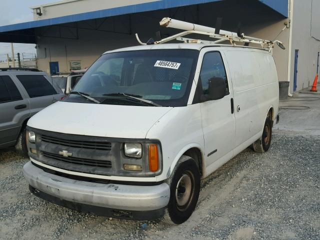 1GCFG25W2X1105707 - 1999 CHEVROLET EXPRESS G2 WHITE photo 2