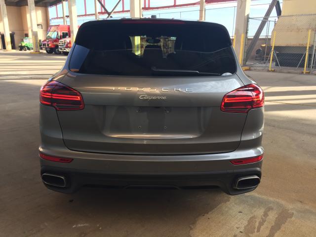 WP1AA2A24GLA03939 - 2016 PORSCHE CAYENNE GRAY photo 10