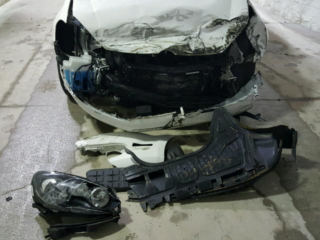 WVWDB7AJ9DW097035 - 2013 VOLKSWAGEN GOLF WHITE photo 9