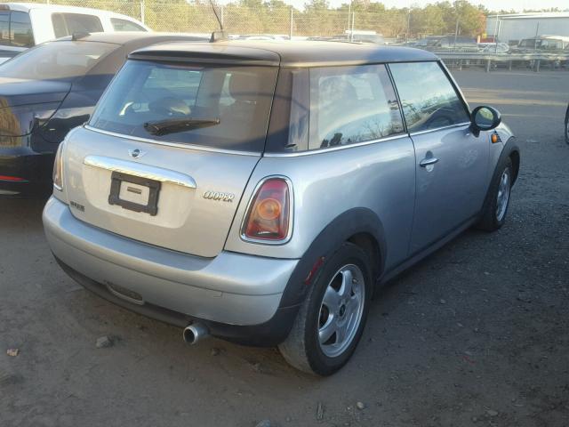 WMWMF33528TU63919 - 2008 MINI COOPER SILVER photo 4