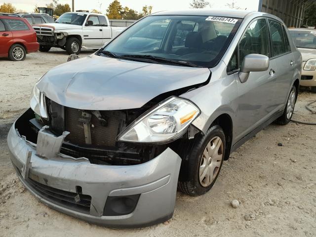 3N1BC1AP7AL396386 - 2010 NISSAN VERSA S GRAY photo 2