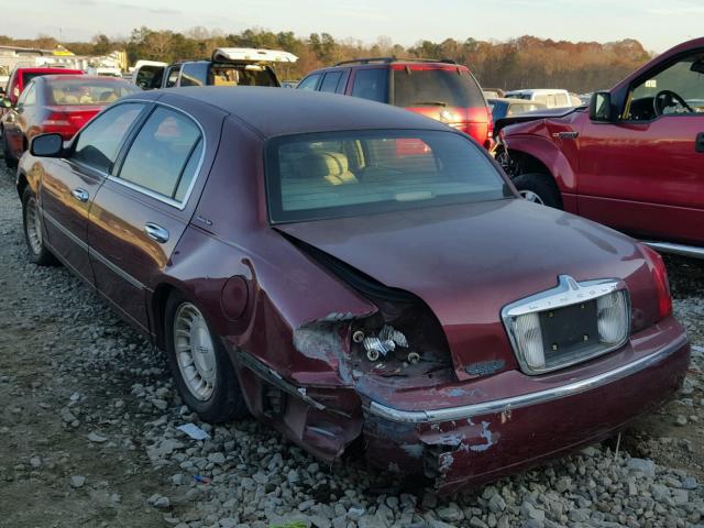 1LNHM81W8XY627349 - 1999 LINCOLN TOWN CAR E BURGUNDY photo 3