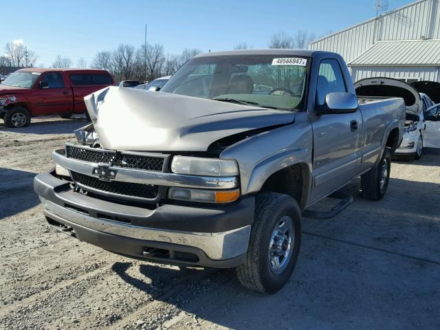 1GCHK24U82Z122268 - 2002 CHEVROLET SILVERADO TAN photo 2