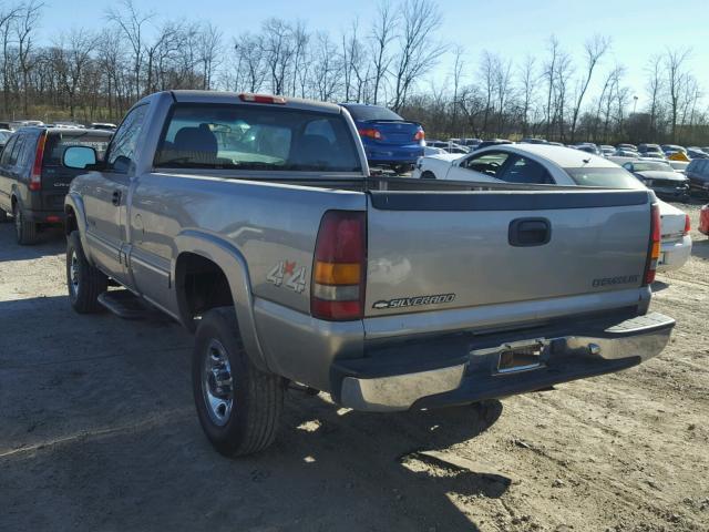 1GCHK24U82Z122268 - 2002 CHEVROLET SILVERADO TAN photo 3