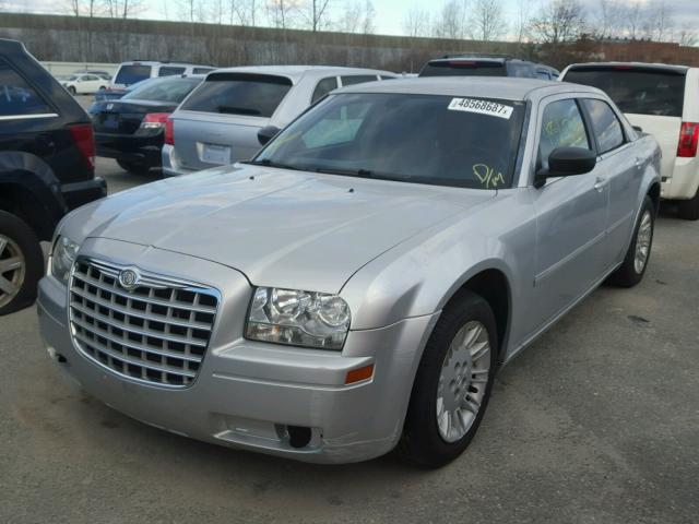 2C3KA43RX7H839851 - 2007 CHRYSLER 300 SILVER photo 2