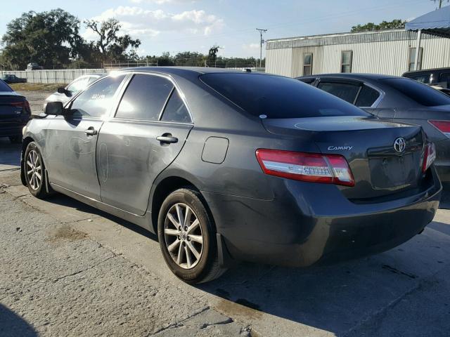 4T1BF3EK7AU111654 - 2010 TOYOTA CAMRY BASE GRAY photo 3
