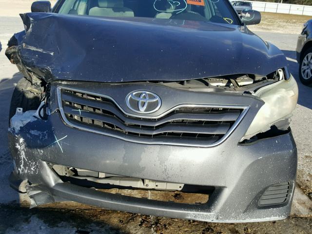 4T1BF3EK7AU111654 - 2010 TOYOTA CAMRY BASE GRAY photo 9