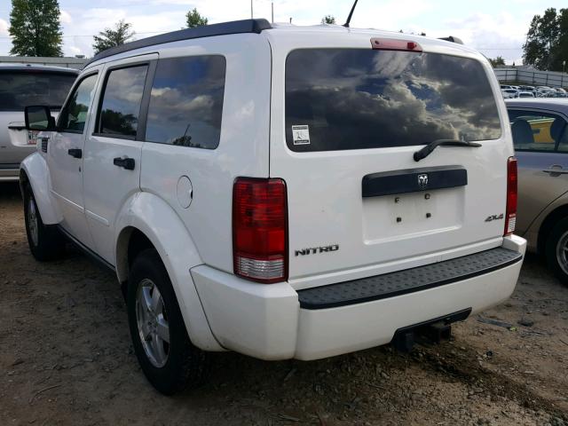 1D8GU28K67W656412 - 2007 DODGE NITRO SXT WHITE photo 3