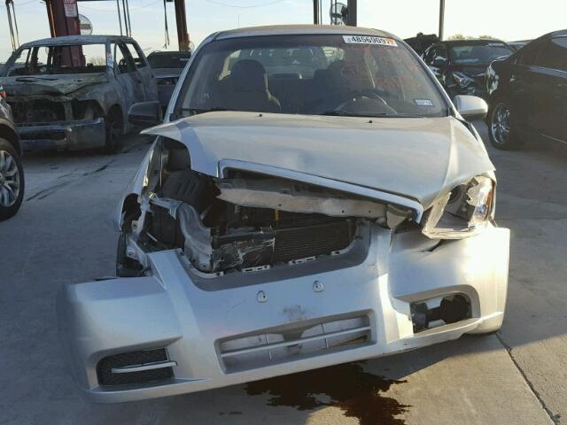 KL1TD56E39B385225 - 2009 CHEVROLET AVEO LS SILVER photo 9