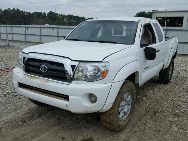 5TEUX42N19Z616025 - 2009 TOYOTA TACOMA ACC WHITE photo 2