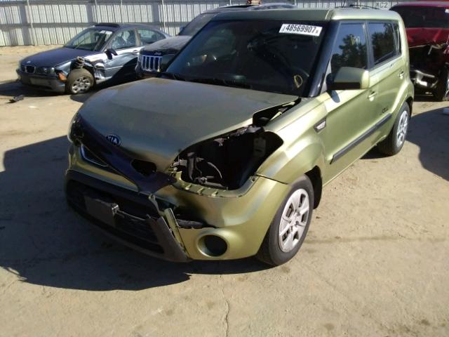 KNDJT2A51C7457140 - 2012 KIA SOUL GREEN photo 2