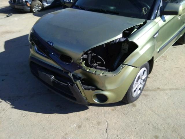 KNDJT2A51C7457140 - 2012 KIA SOUL GREEN photo 9