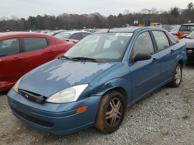 1FAFP34P9YW401978 - 2000 FORD FOCUS SE BLUE photo 2