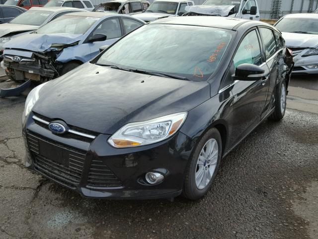 1FAHP3M24CL289582 - 2012 FORD FOCUS SEL BLACK photo 2