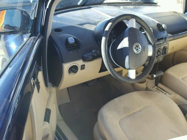 3VWCB21C72M433825 - 2002 VOLKSWAGEN NEW BEETLE 蓝色 照片 9