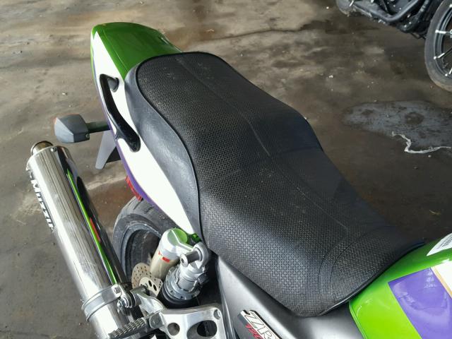 JKAZR9A121A006705 - 2001 KAWASAKI ZR1200 A GREEN photo 6