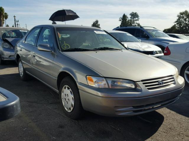 JT2BG22K6W0246471 - 1998 TOYOTA CAMRY CE GOLD photo 1