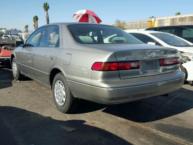 JT2BG22K6W0246471 - 1998 TOYOTA CAMRY CE GOLD photo 3