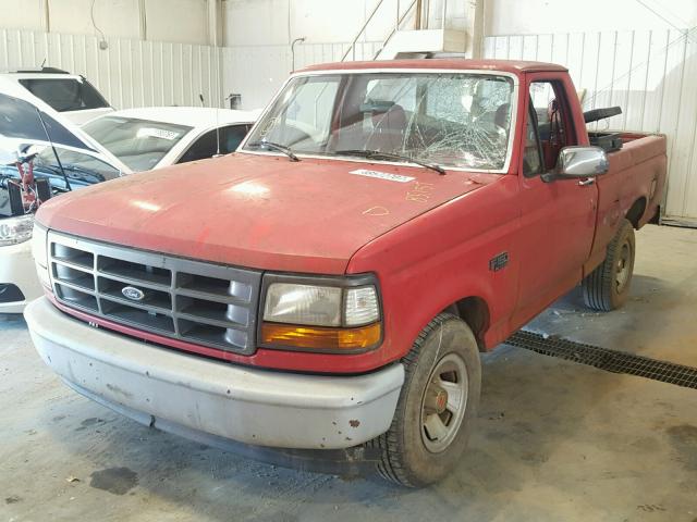 1FTDF15Y0PNA46266 - 1993 FORD F150 RED photo 2