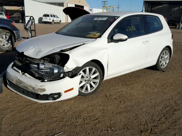 WVWBM7AJXBW148881 - 2011 VOLKSWAGEN GOLF WHITE photo 2