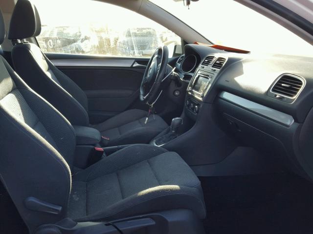 WVWBM7AJXBW148881 - 2011 VOLKSWAGEN GOLF WHITE photo 5