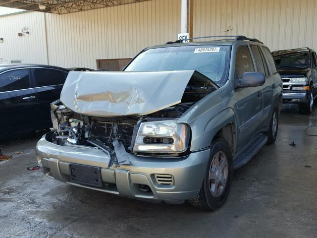 1GNDT13SX42314378 - 2004 CHEVROLET TRAILBLAZE GREEN photo 2